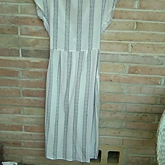 FINAL SALE PRICE  BLACK AND WHITE MIDI - Picture 2 of 4